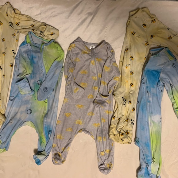 Silky and stretchy material - Picture 1 of 2